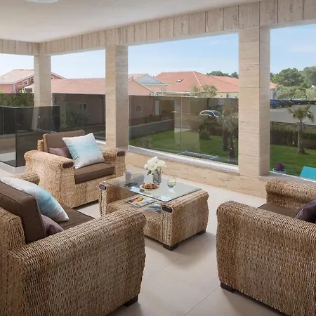 Malibu Eclipse Ferienhaus Vir